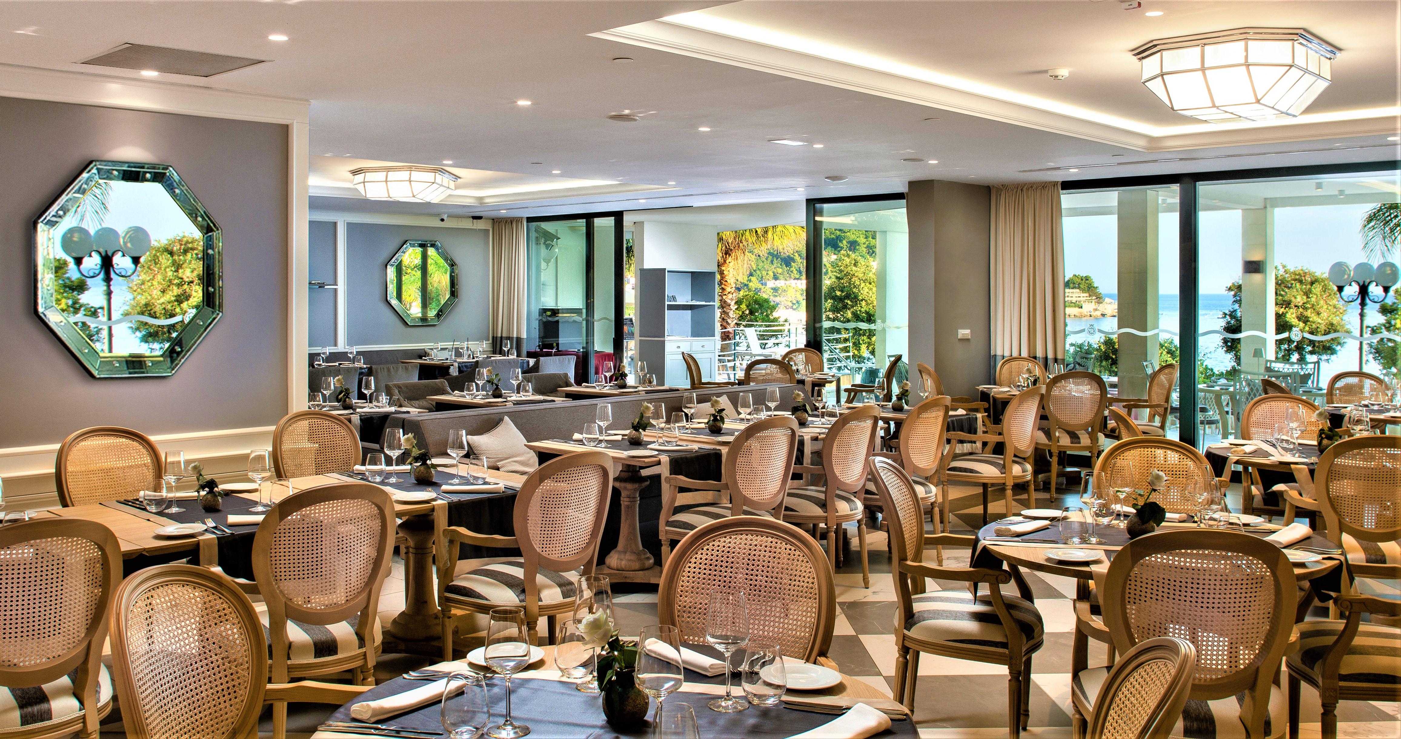 Royal Princess Hotel Dubrovnik Exterior photo The restaurant