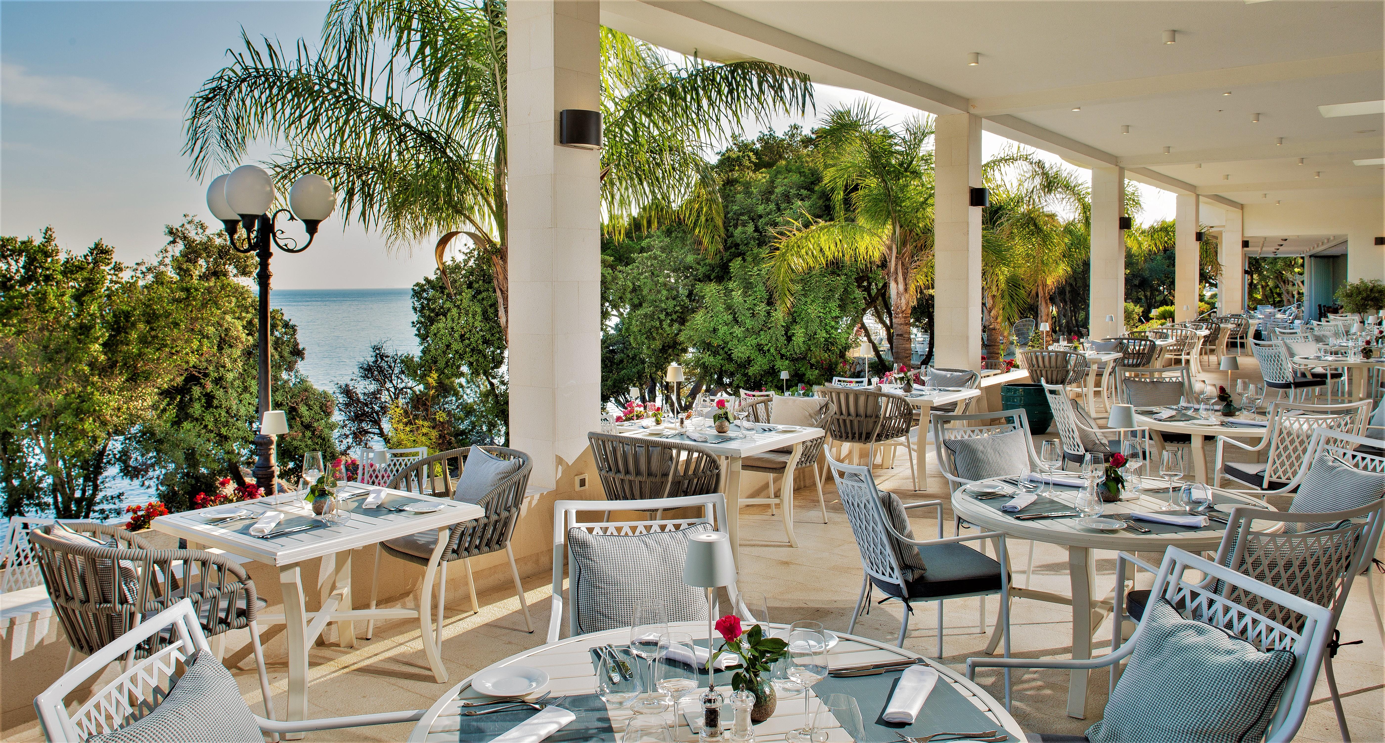 Royal Princess Hotel Dubrovnik Exterior photo The restaurant at the hotel