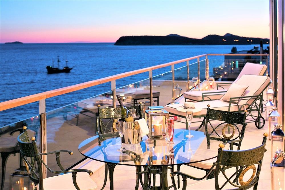 Royal Princess Hotel Dubrovnik Exterior photo View from the hotel